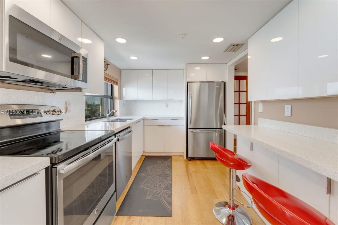 555 NE 30th St, Unit 201, Miami, FL 33137 Photo