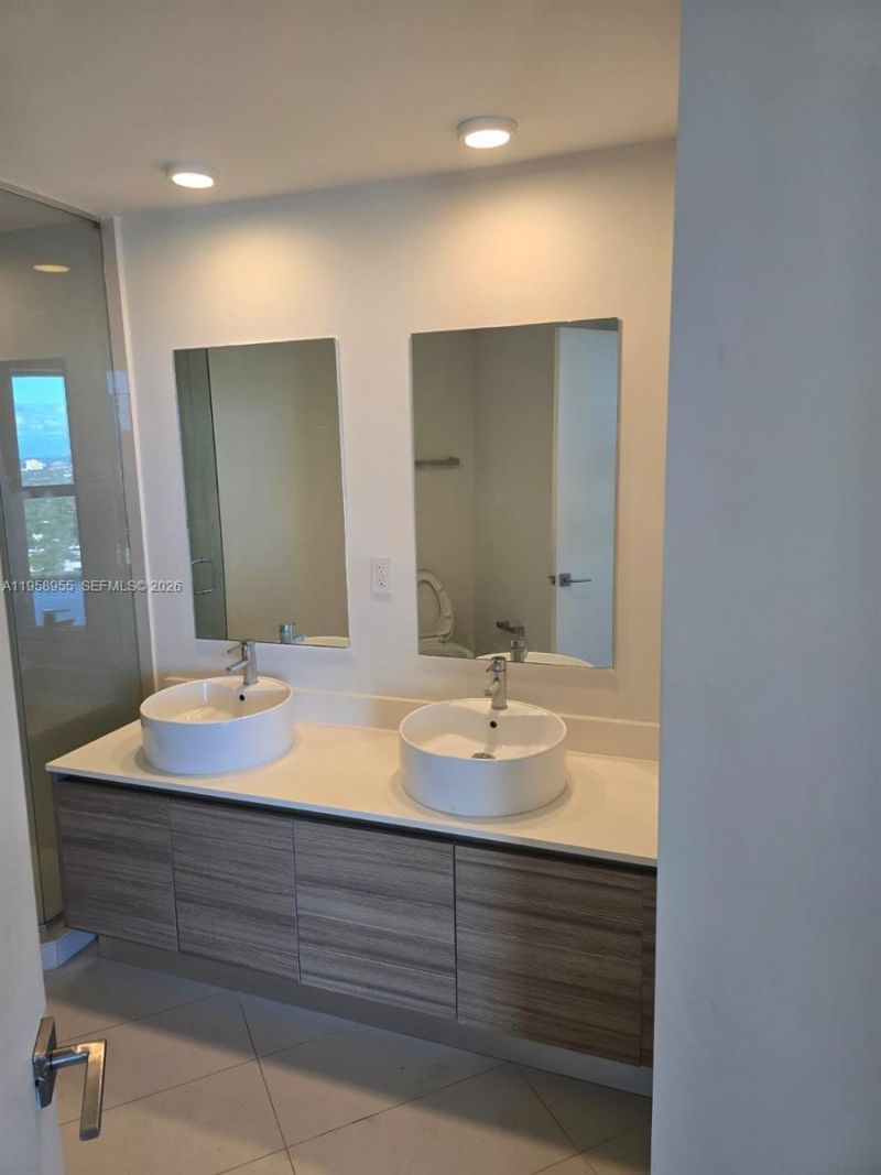 121 NE 34th St , Unit 2816, Miami, FL 33137 Photo