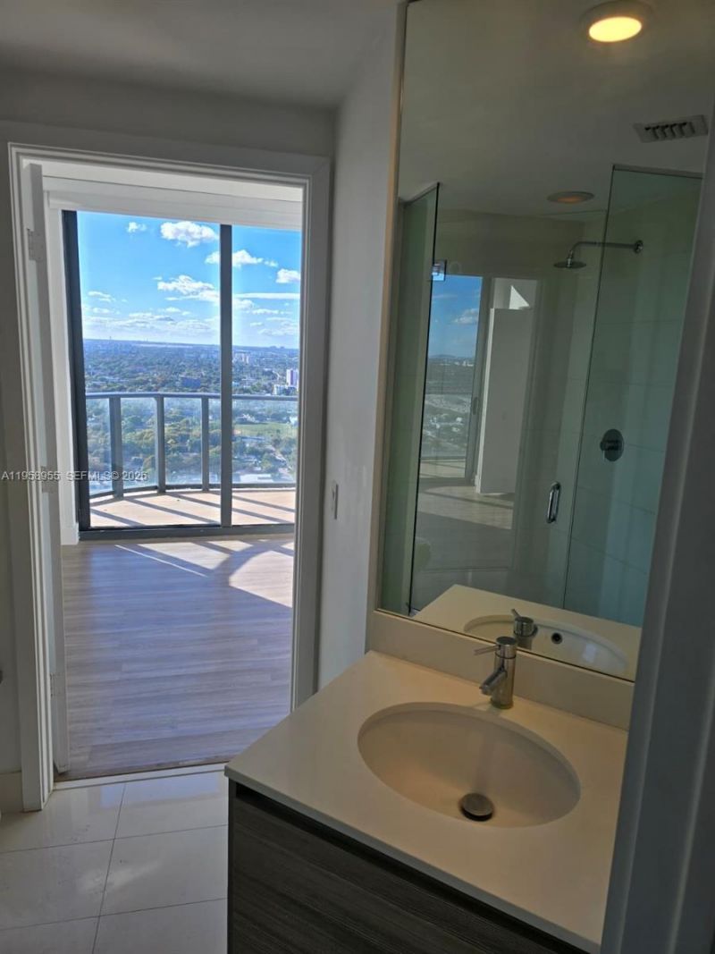 121 NE 34th St , Unit 2816, Miami, FL 33137 Photo