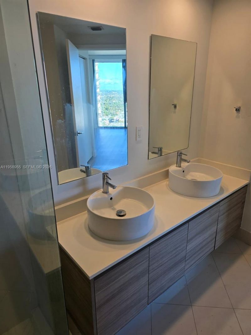 121 NE 34th St , Unit 2816, Miami, FL 33137 Photo