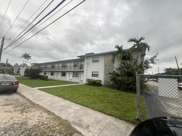 6780 SW 44th St, Unit 16, Miami, FL 33155