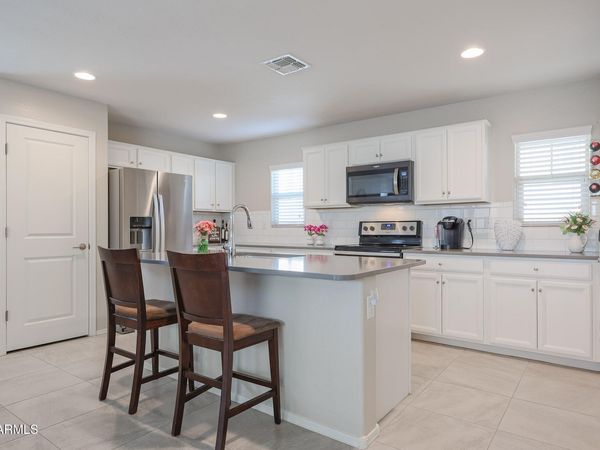 16631 W CULVER Street, Goodyear, AZ 85338