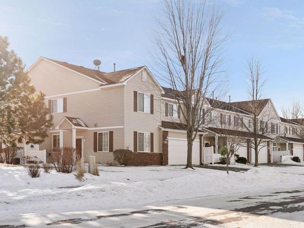 18051 69th Place N, Unit 2006, Maple Grove, MN 55311