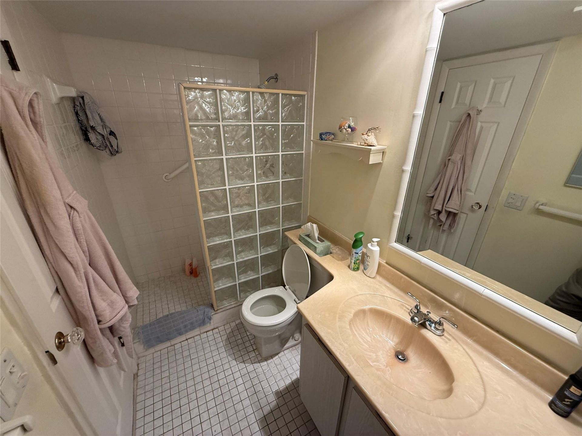 425 SE 11th Terrace, Unit 302, Dania Beach, FL 33004 Photo