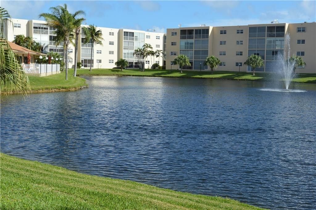 425 SE 11th Terrace, Unit 302, Dania Beach, FL 33004 Photo