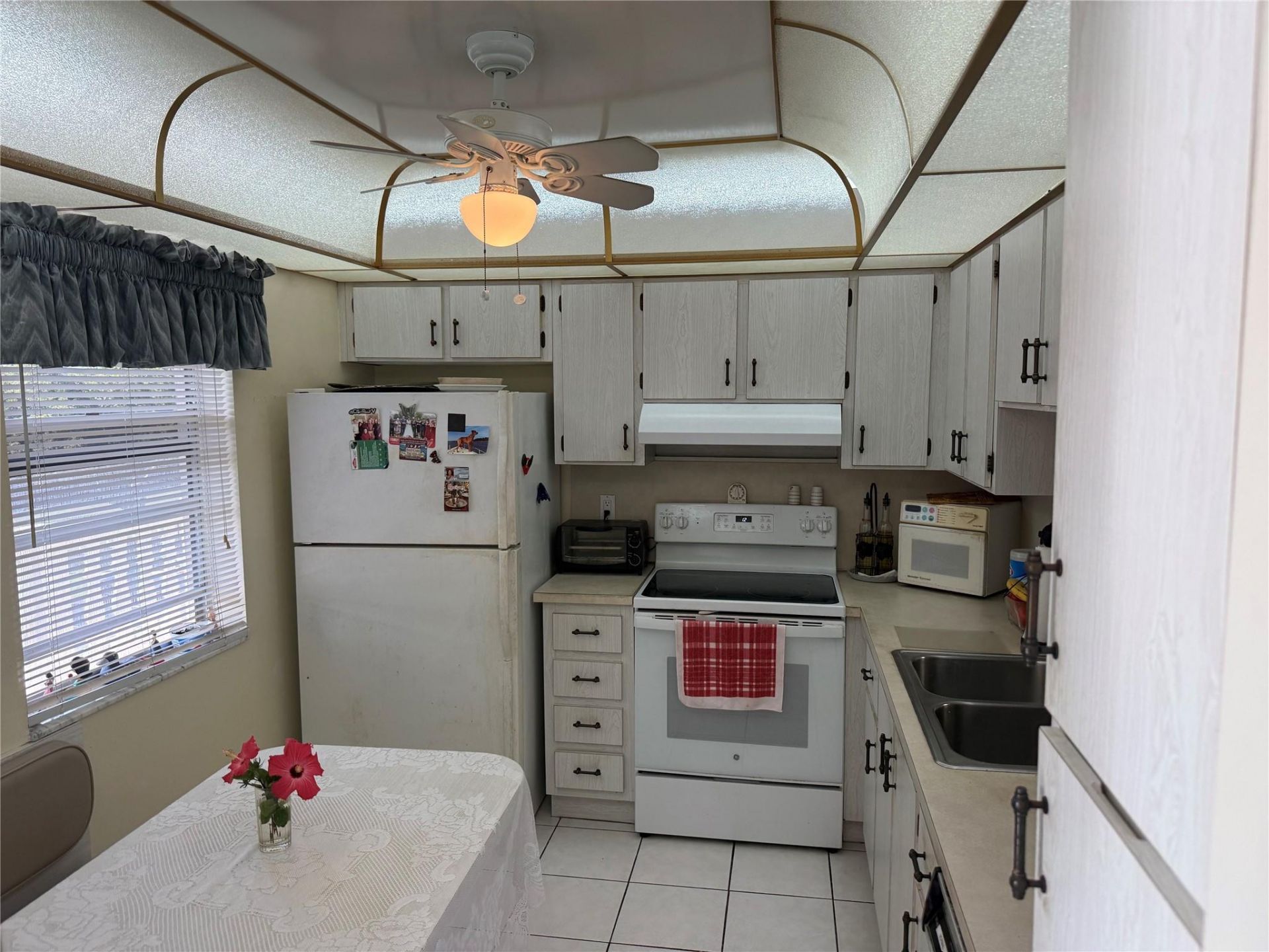 425 SE 11th Terrace, Unit 302, Dania Beach, FL 33004 Photo