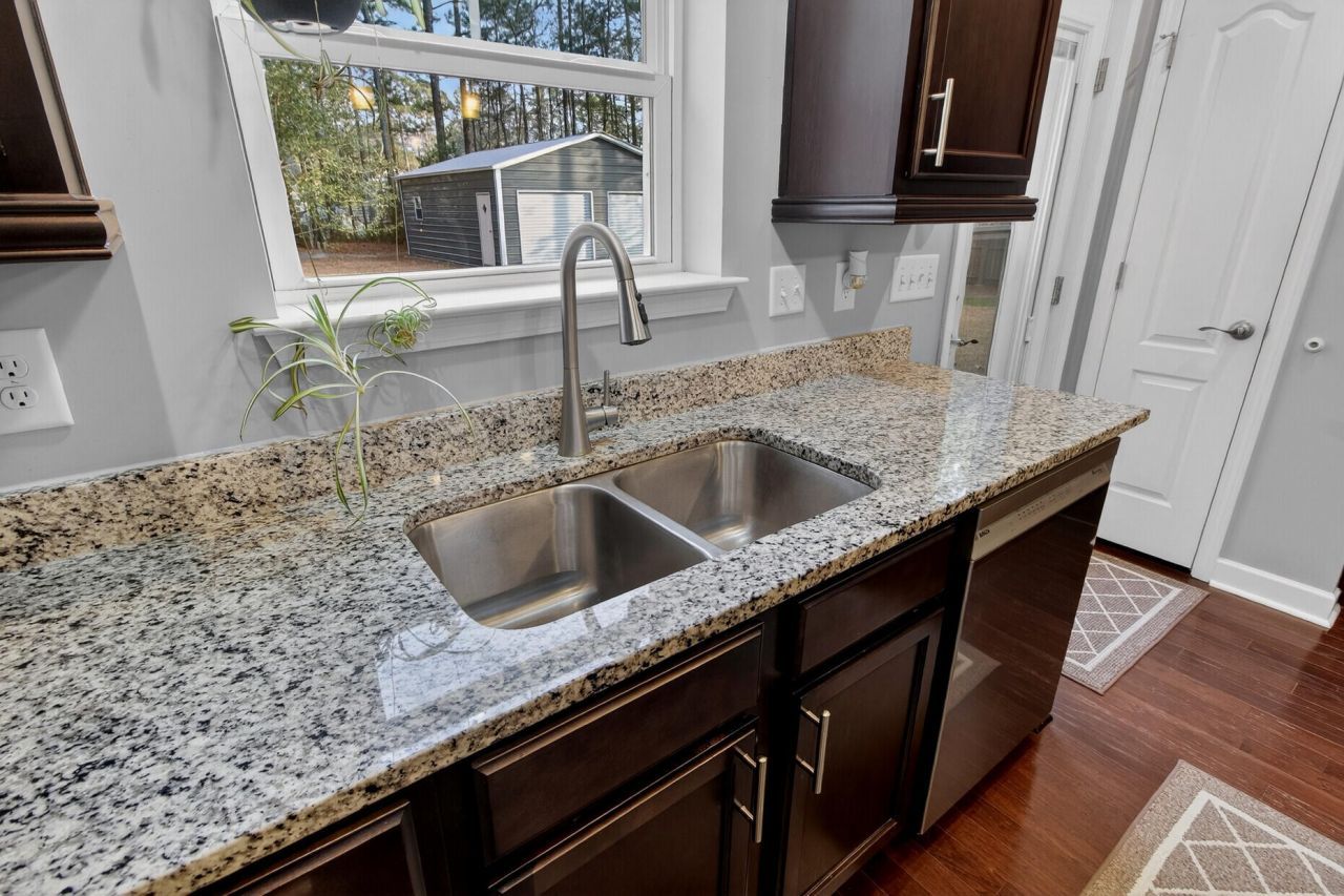 105 Perry Drive Photo 15