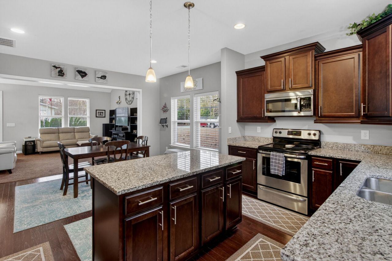 105 Perry Drive Photo 16