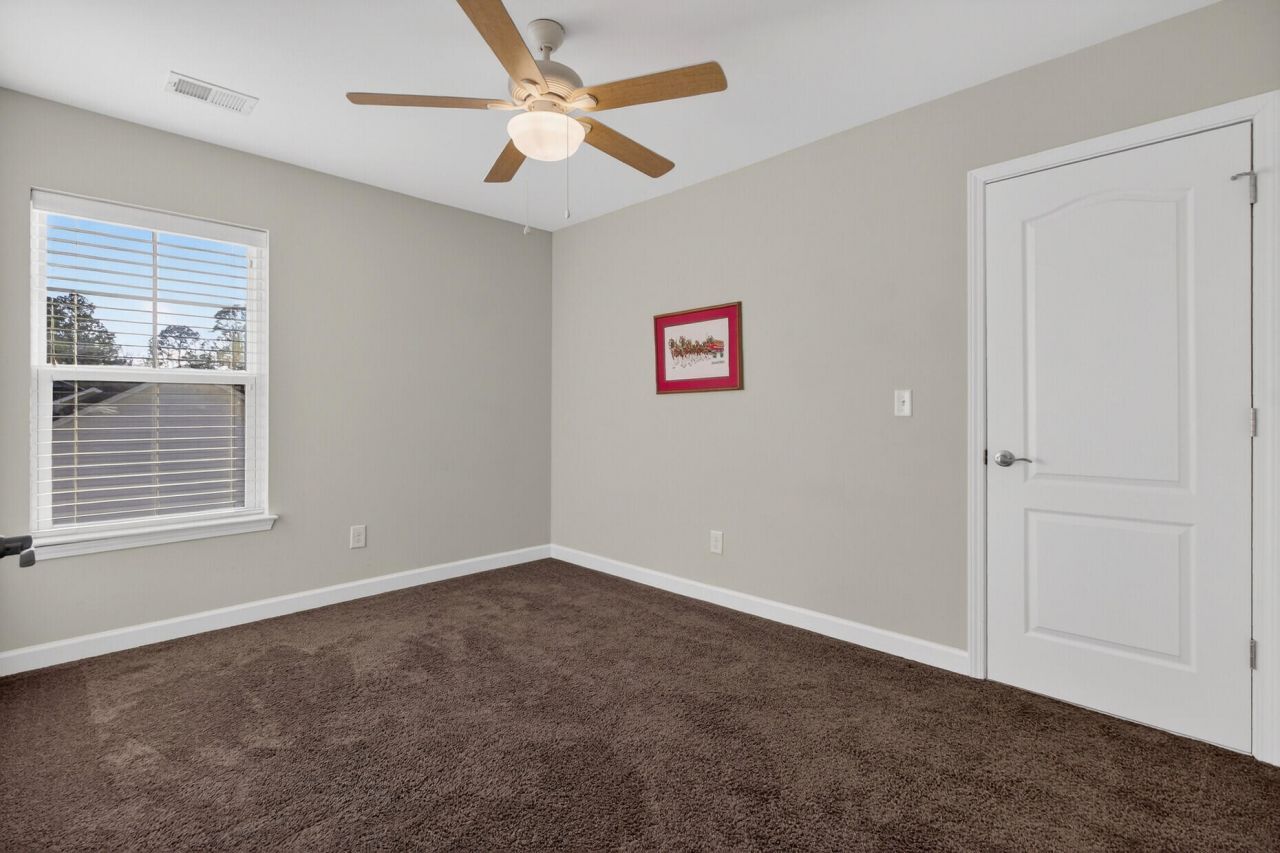 105 Perry Drive Photo 33