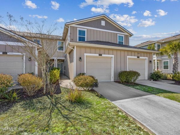 921 CAPITOL Parkway, Jacksonville, FL 32218