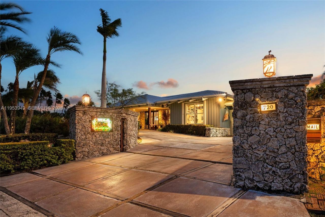 720 Lugo Ave , Coral Gables, FL 33156 Photo