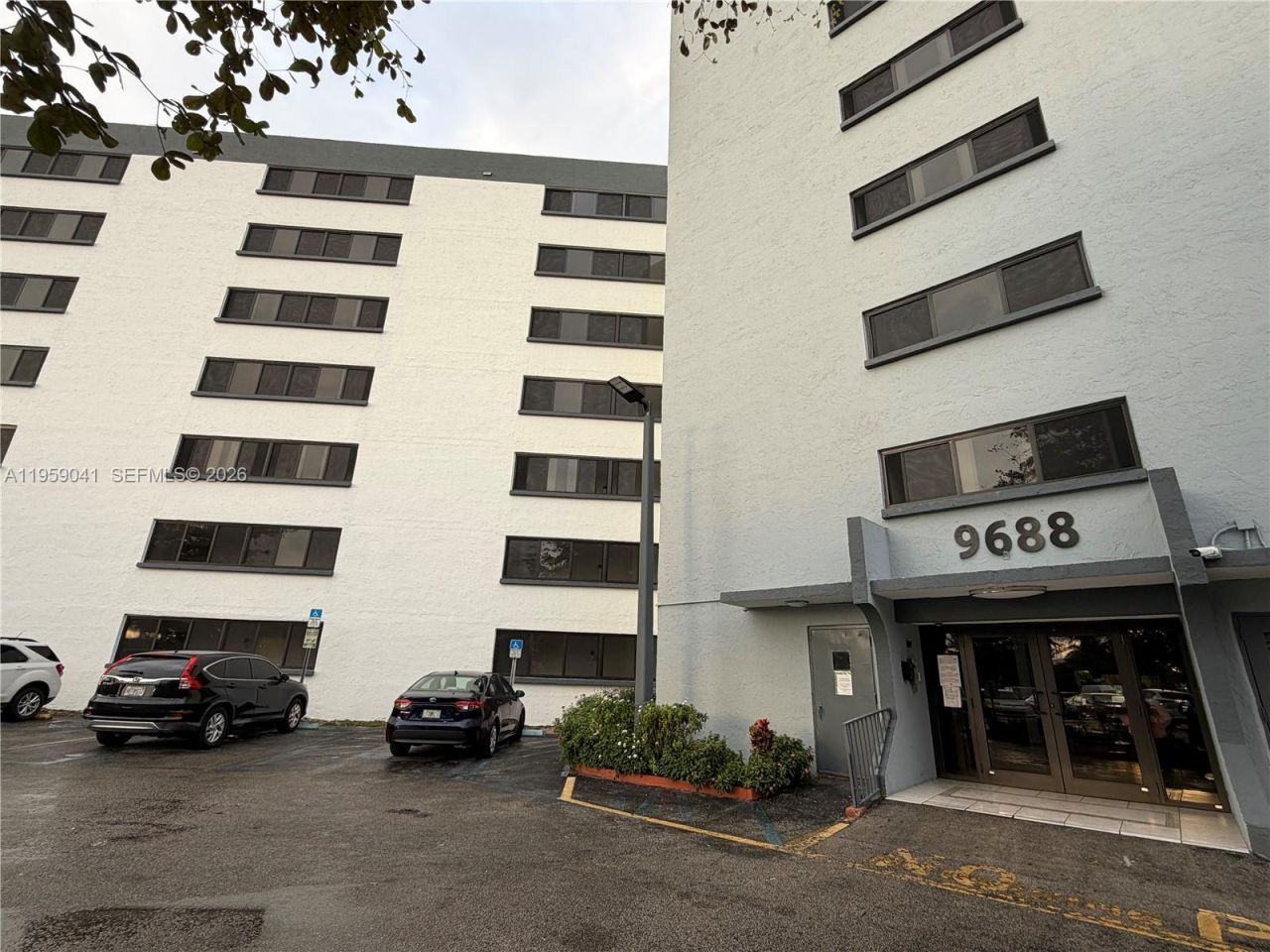 9688 Fontainebleau Blvd, Unit 102, Miami, FL 33172 Photo