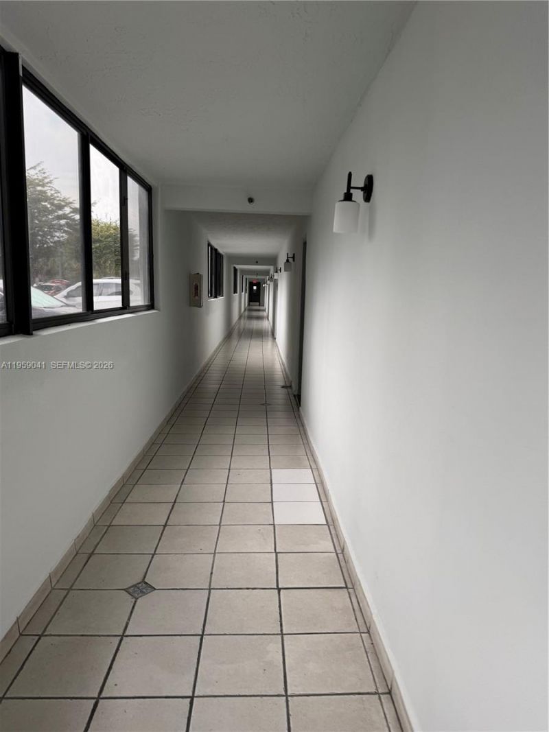 9688 Fontainebleau Blvd, Unit 102, Miami, FL 33172 Photo