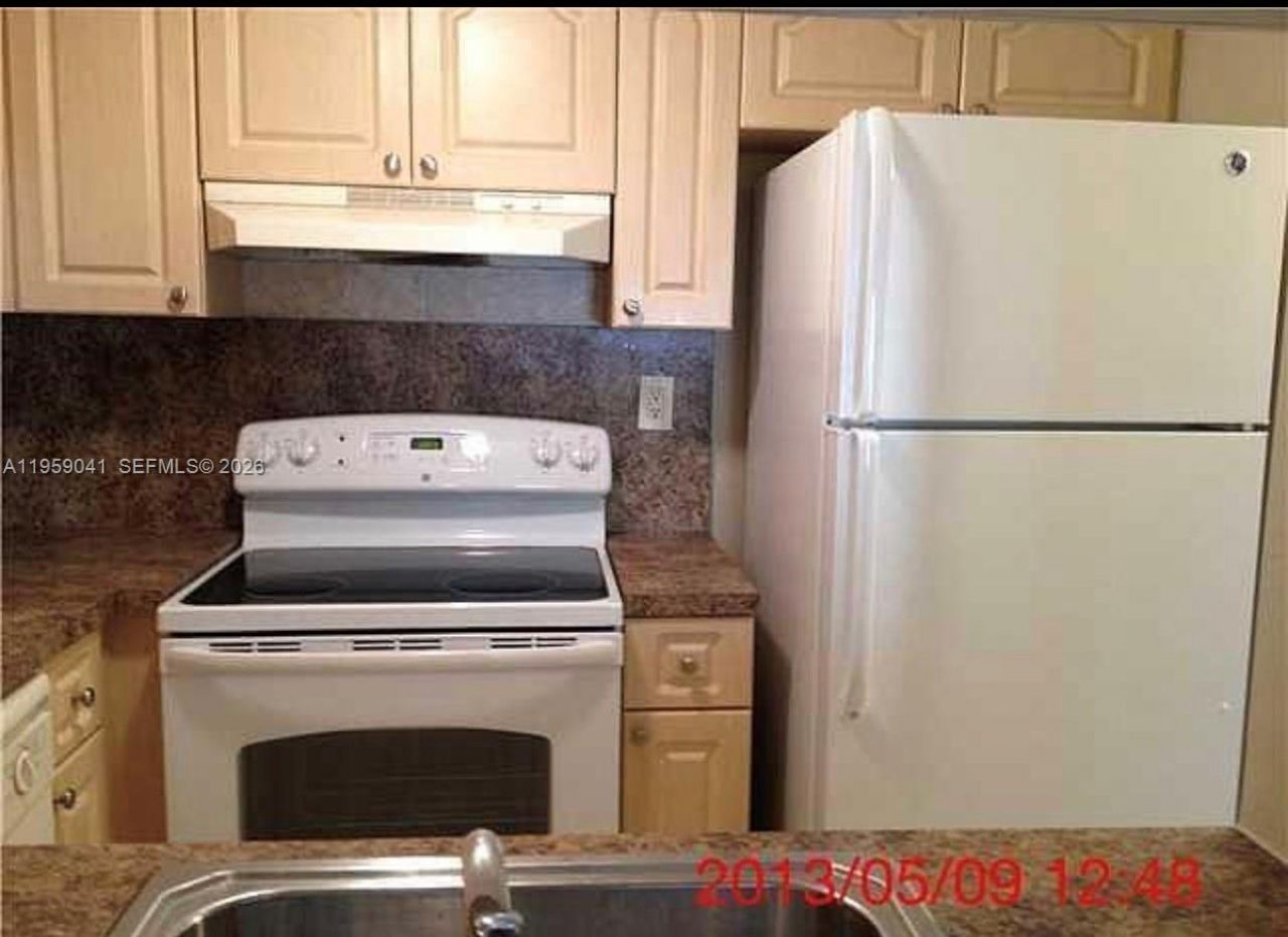 9688 Fontainebleau Blvd, Unit 102, Miami, FL 33172 Photo