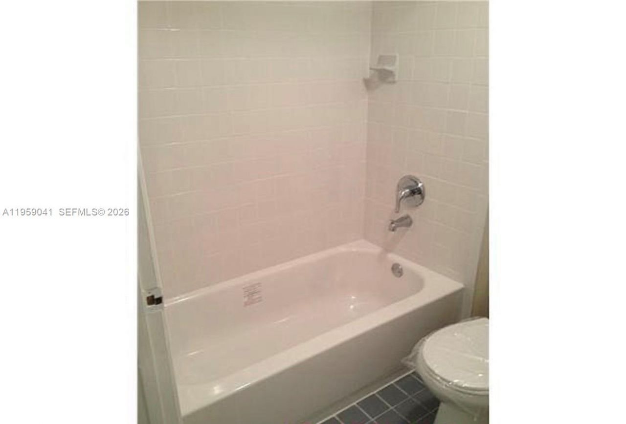 9688 Fontainebleau Blvd, Unit 102, Miami, FL 33172 Photo