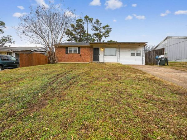 748 WESTERN PARK DR, Memphis, TN 38109