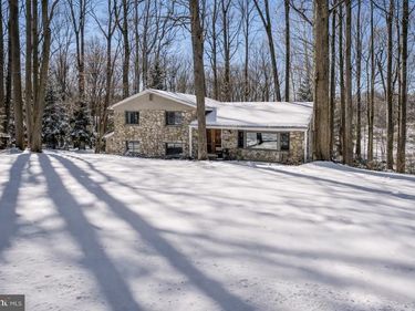 3660 BUTTONWOOD DRIVE, DOYLESTOWN, PA 18902