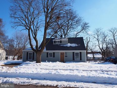 596 ROSEMAR DRIVE, MORRISVILLE, PA 19067