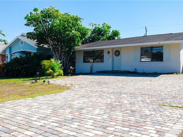 814 109th AVE N, NAPLES, FL 34108
