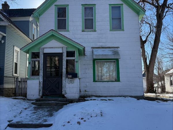 694 York Avenue , Saint Paul, MN 55106