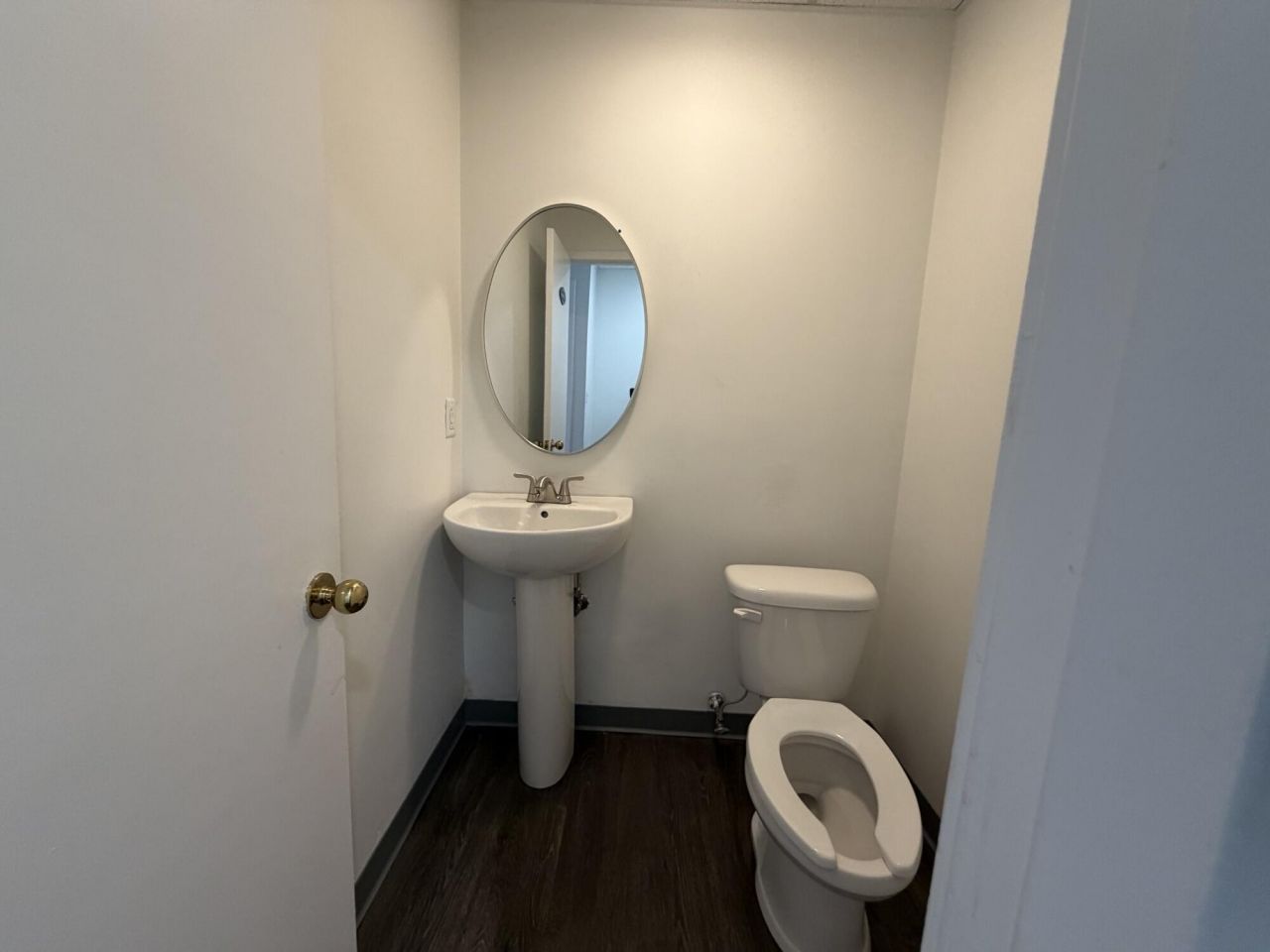 2138 Ashley Phosphate Road Photo 8