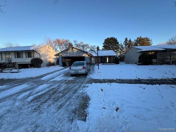 3426 Auburn Drive, Troy, MI 48083