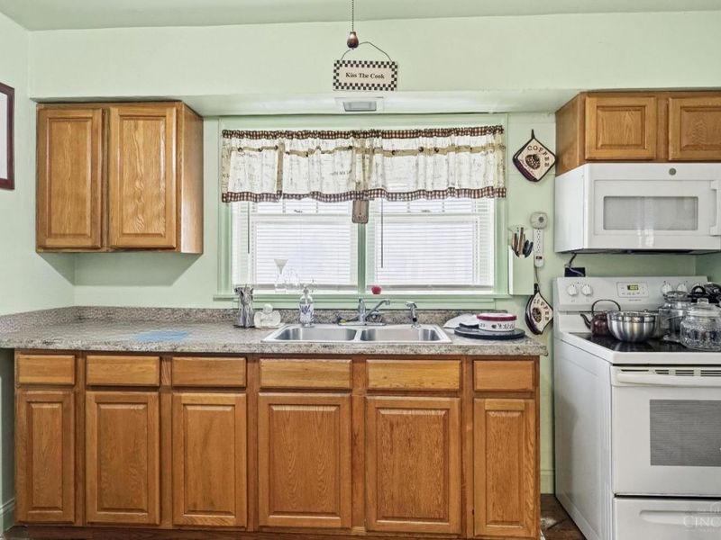 83 W Main Street, Mowrystown, OH 45155 Photo 3