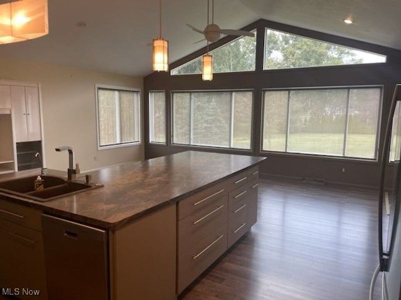 6235 Beverly Avenue NE, Canton, OH 44721 Photo 2