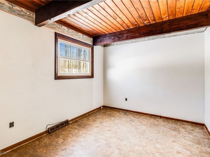 4544 Lakeview Road, West Farmington, OH 44491 Photo 10