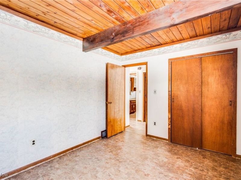 4544 Lakeview Road, West Farmington, OH 44491 Photo 11