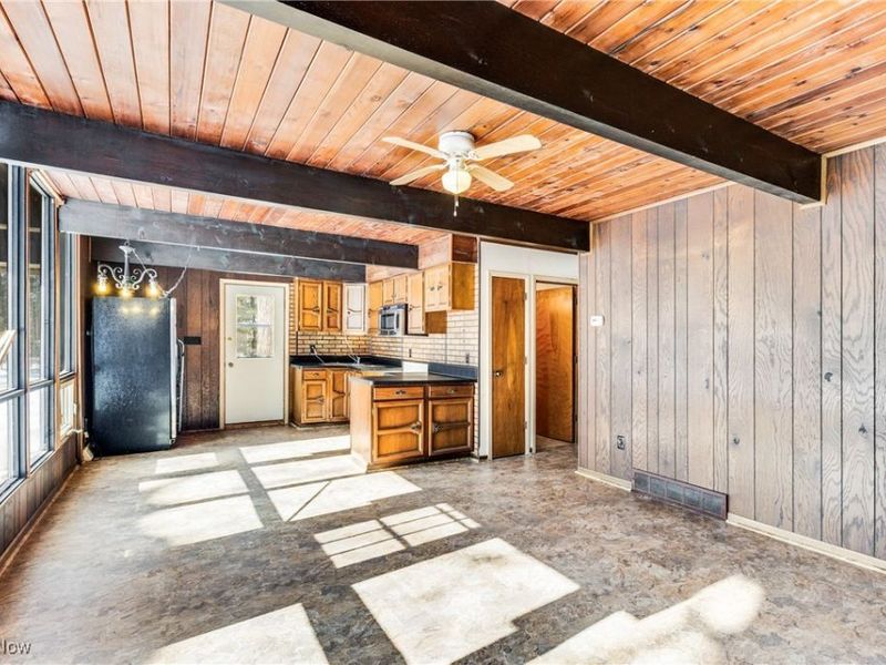 4544 Lakeview Road, West Farmington, OH 44491 Photo 5