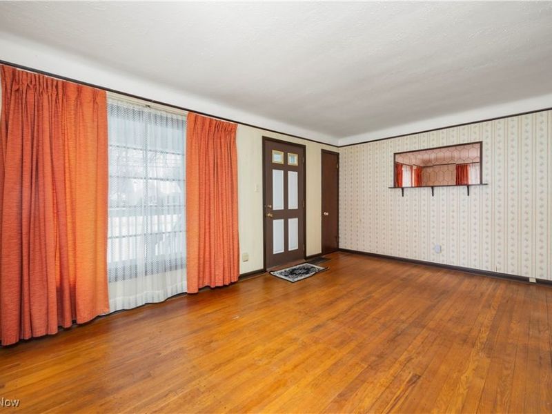 6883 Orchard Boulevard, Parma Heights, OH 44130 Photo 3