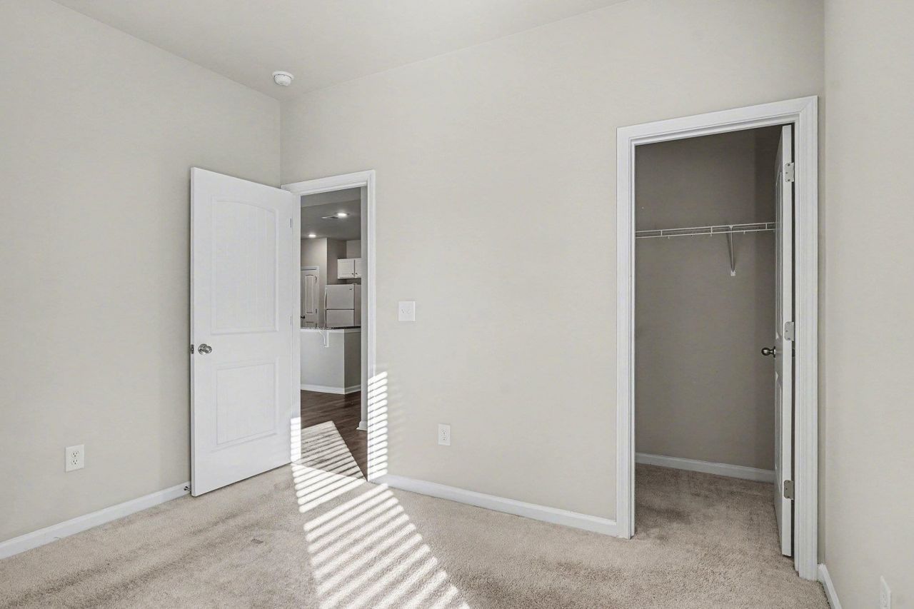 863 Spindel Dr. Photo 12