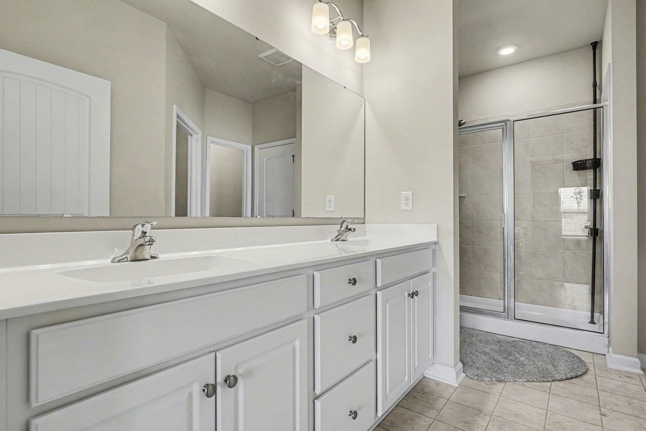 863 Spindel Dr. Photo 8