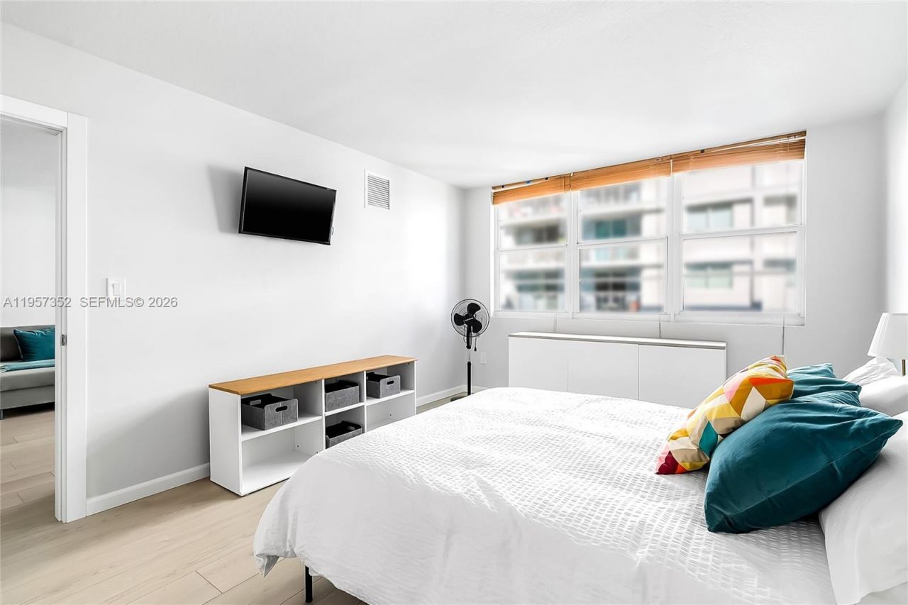 6917 Collins Ave , Unit 1106, Miami Beach, FL 33141 Photo