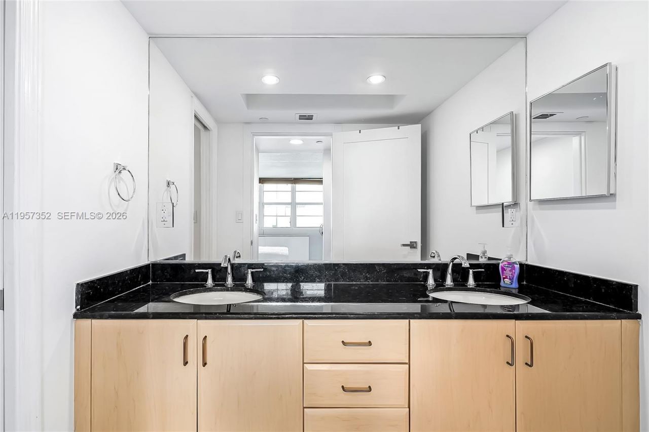 6917 Collins Ave , Unit 1106, Miami Beach, FL 33141 Photo