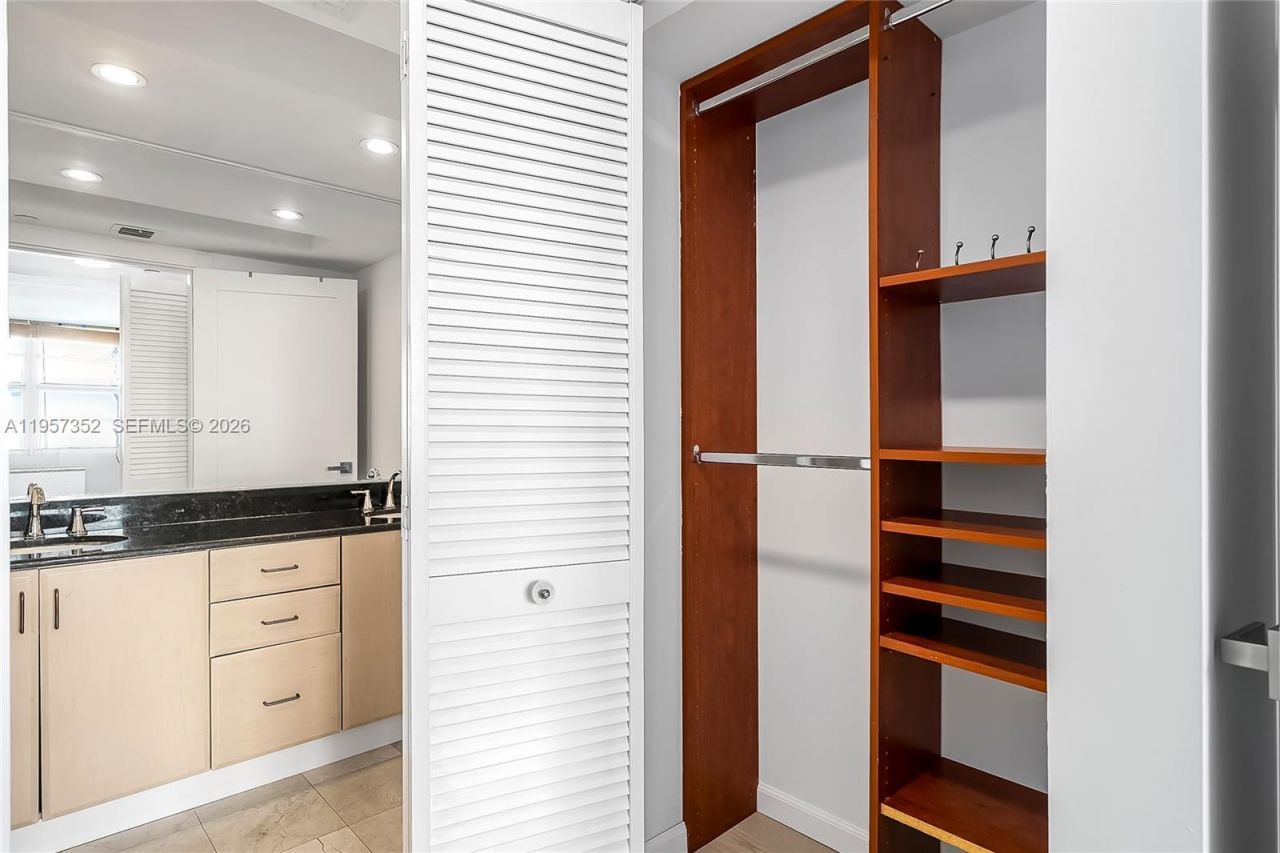 6917 Collins Ave , Unit 1106, Miami Beach, FL 33141 Photo