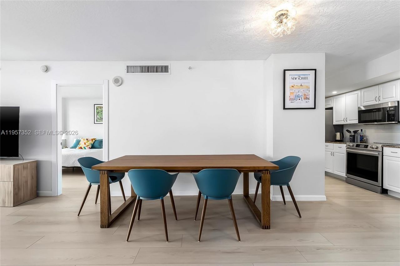 6917 Collins Ave , Unit 1106, Miami Beach, FL 33141 Photo