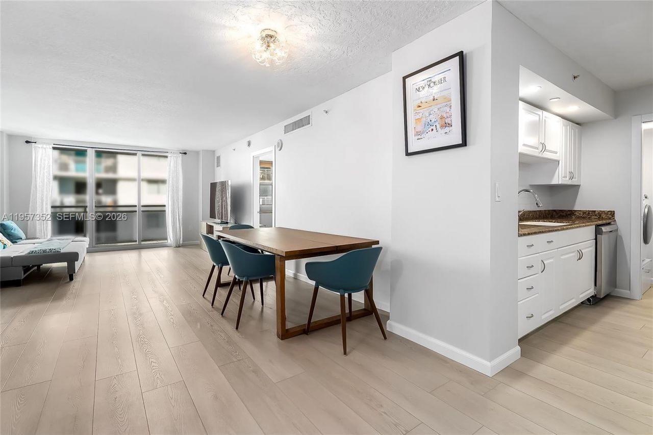 6917 Collins Ave , Unit 1106, Miami Beach, FL 33141 Photo