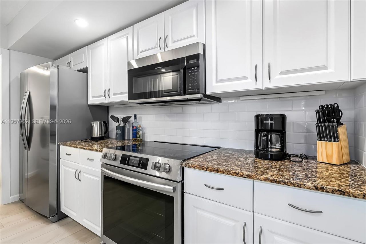 6917 Collins Ave , Unit 1106, Miami Beach, FL 33141 Photo