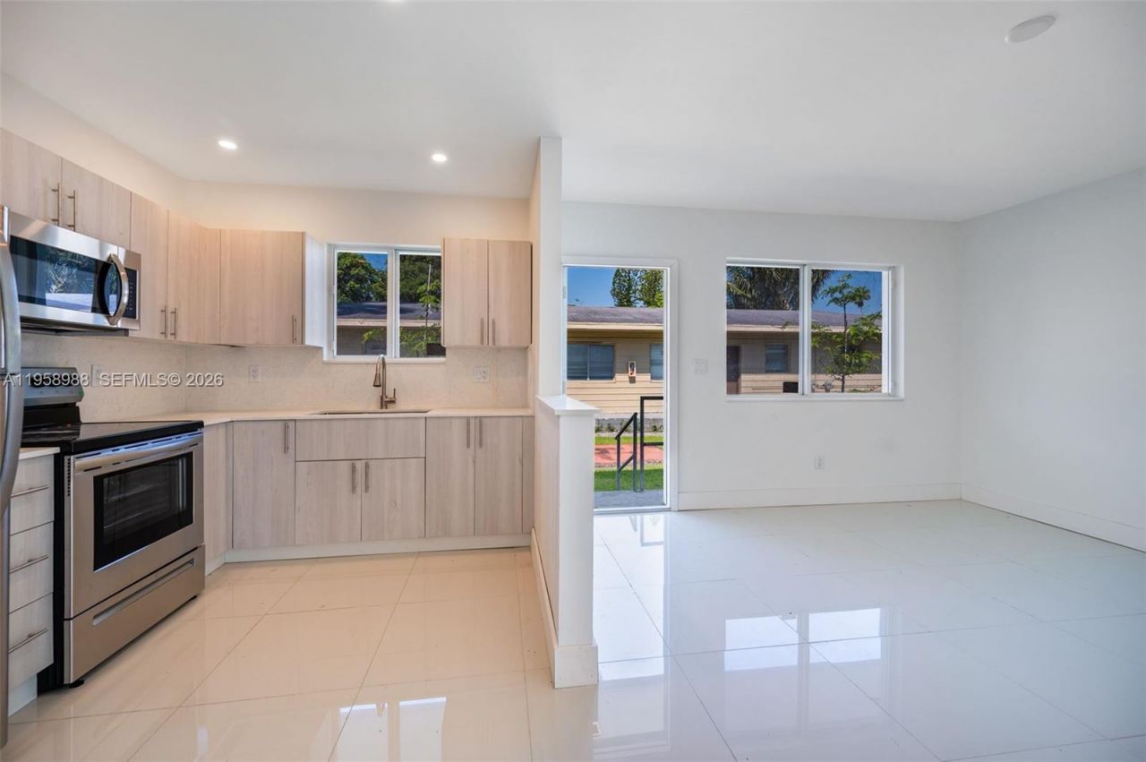 1080 NE 80th St , Unit 2, Miami, FL 33138 Photo