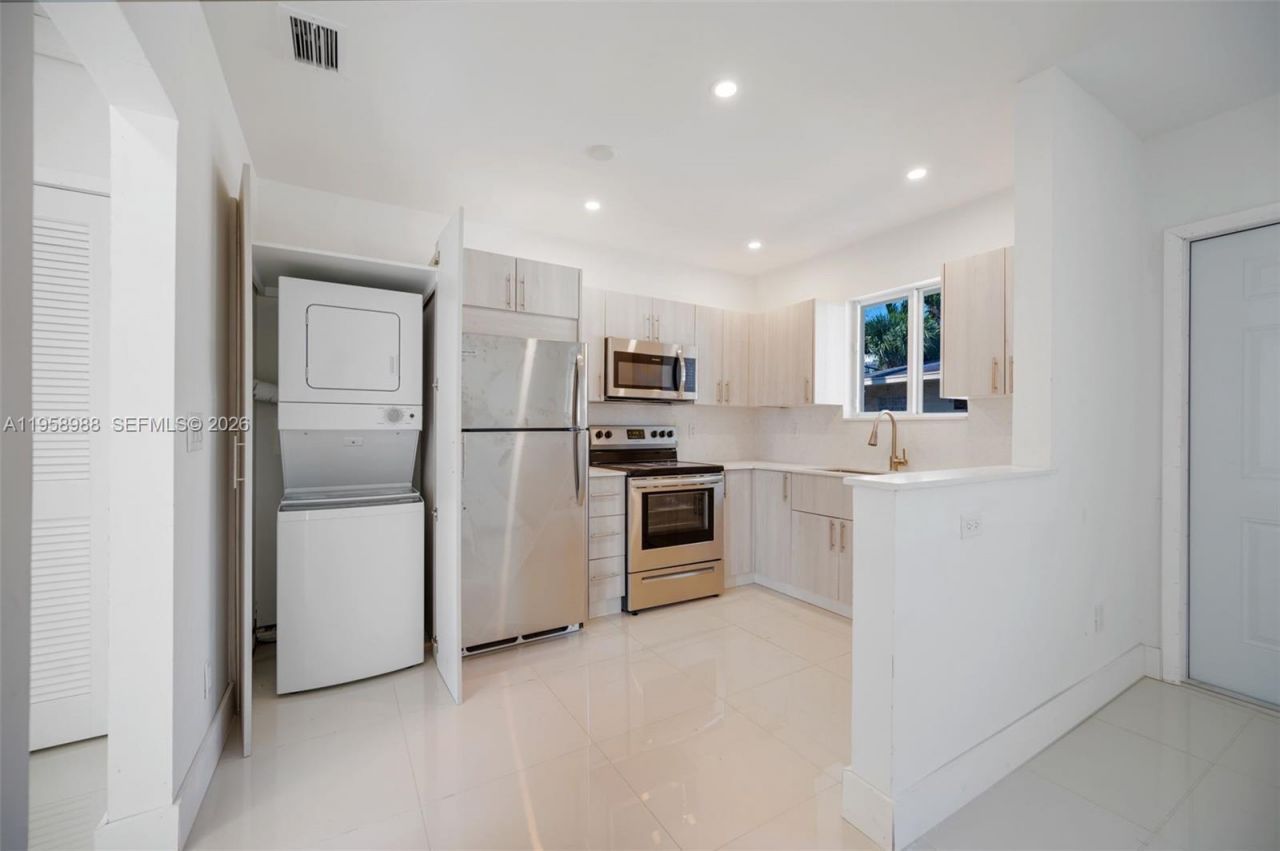 1080 NE 80th St , Unit 2, Miami, FL 33138 Photo