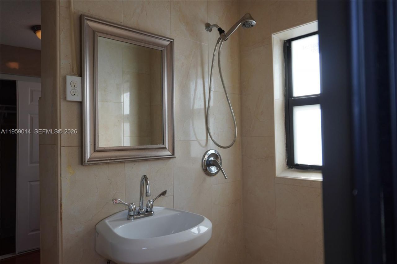 1106 NW 11th Ct , Unit 2, Fort Lauderdale, FL 33311 Photo