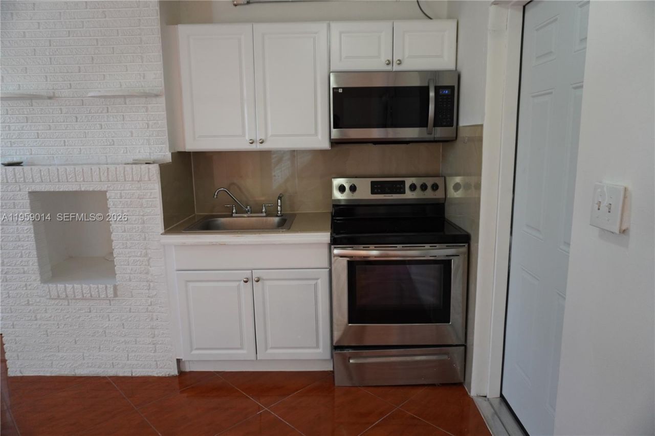 1106 NW 11th Ct , Unit 2, Fort Lauderdale, FL 33311 Photo