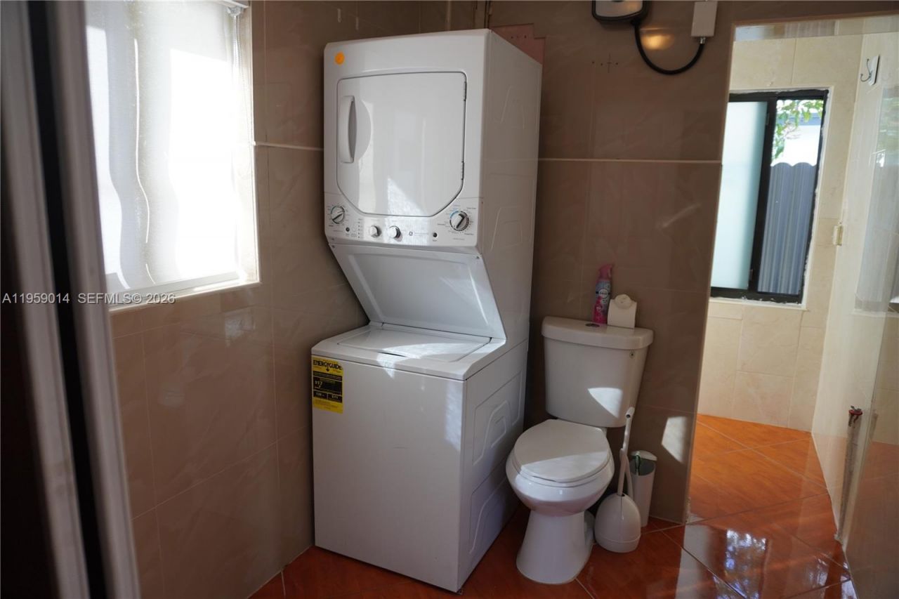 1106 NW 11th Ct , Unit 2, Fort Lauderdale, FL 33311 Photo