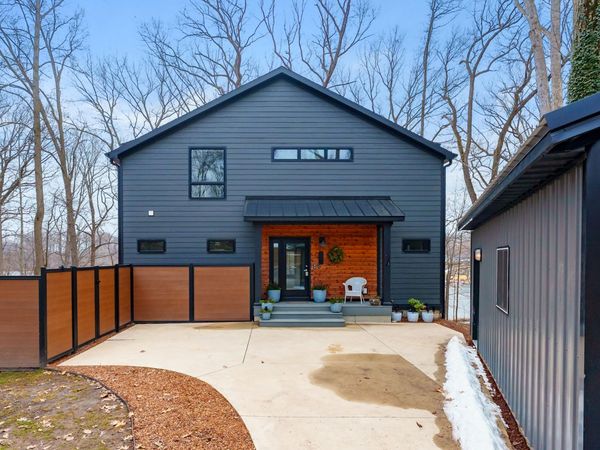 130 Singer Lake Trail, Baroda, MI 49101