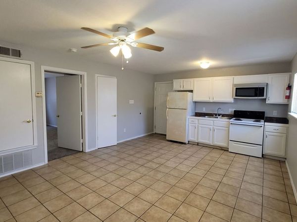 516 Gentleman, Unit 1, Balcones Heights, TX 78201