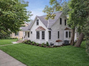 101 Center Street, Excelsior, MN 55331