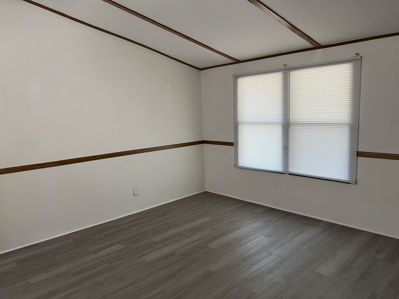 112 Village Ct. Photo 4