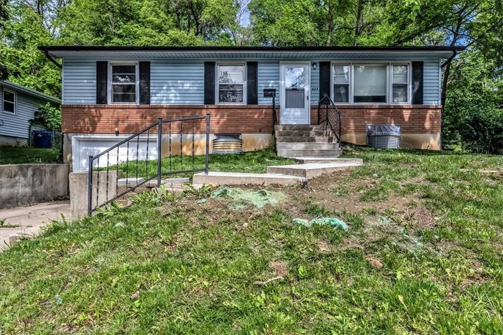425 Maple Street, Liberty, MO 64068 Main Photo